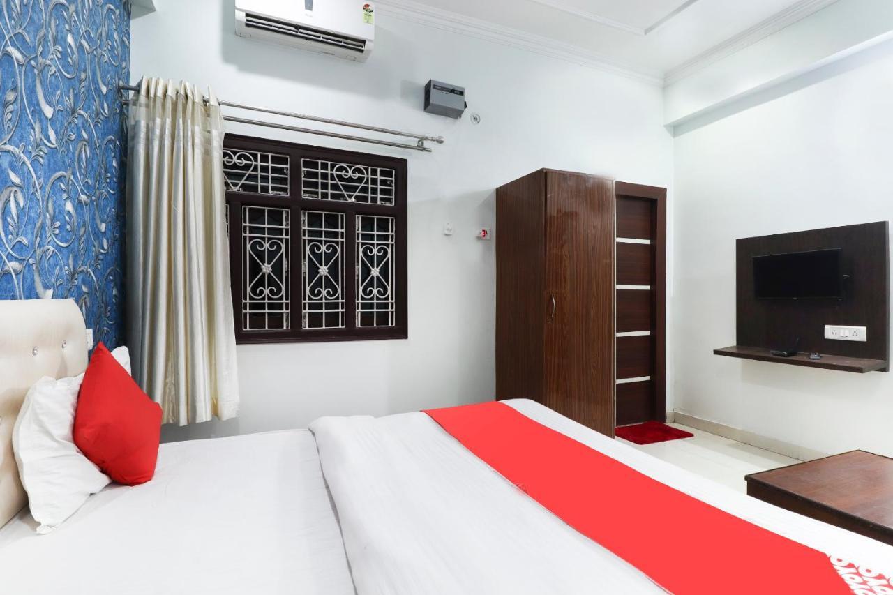 Oyo 70489 Hotel Tajvar Siwān Extérieur photo