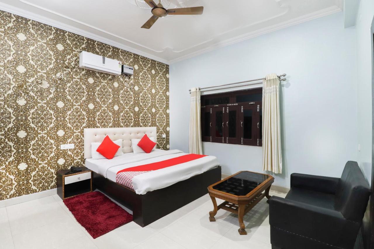 Oyo 70489 Hotel Tajvar Siwān Extérieur photo