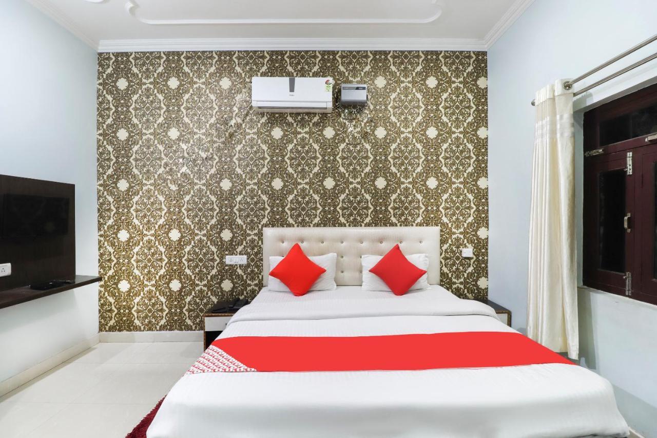 Oyo 70489 Hotel Tajvar Siwān Extérieur photo