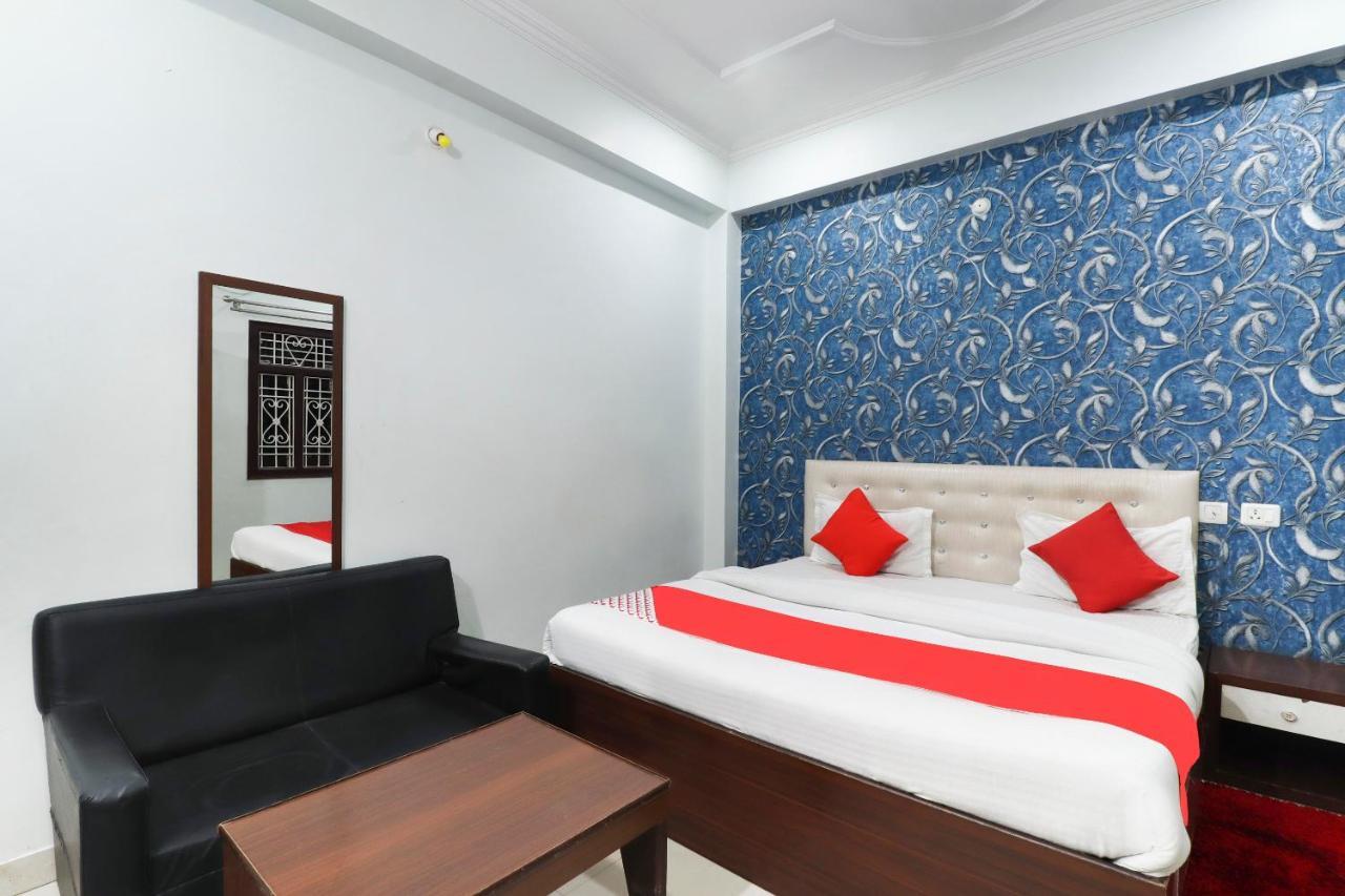 Oyo 70489 Hotel Tajvar Siwān Extérieur photo